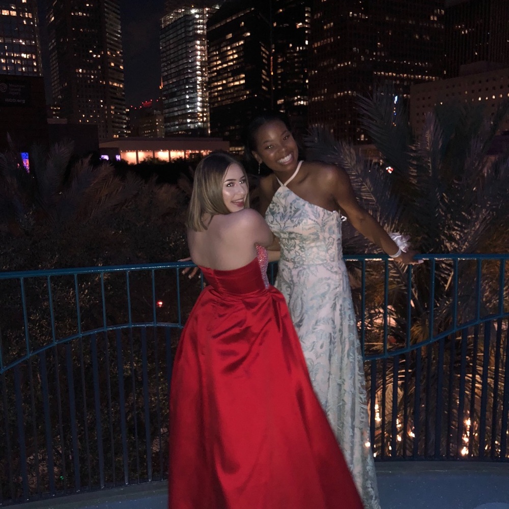 floor length prom dress